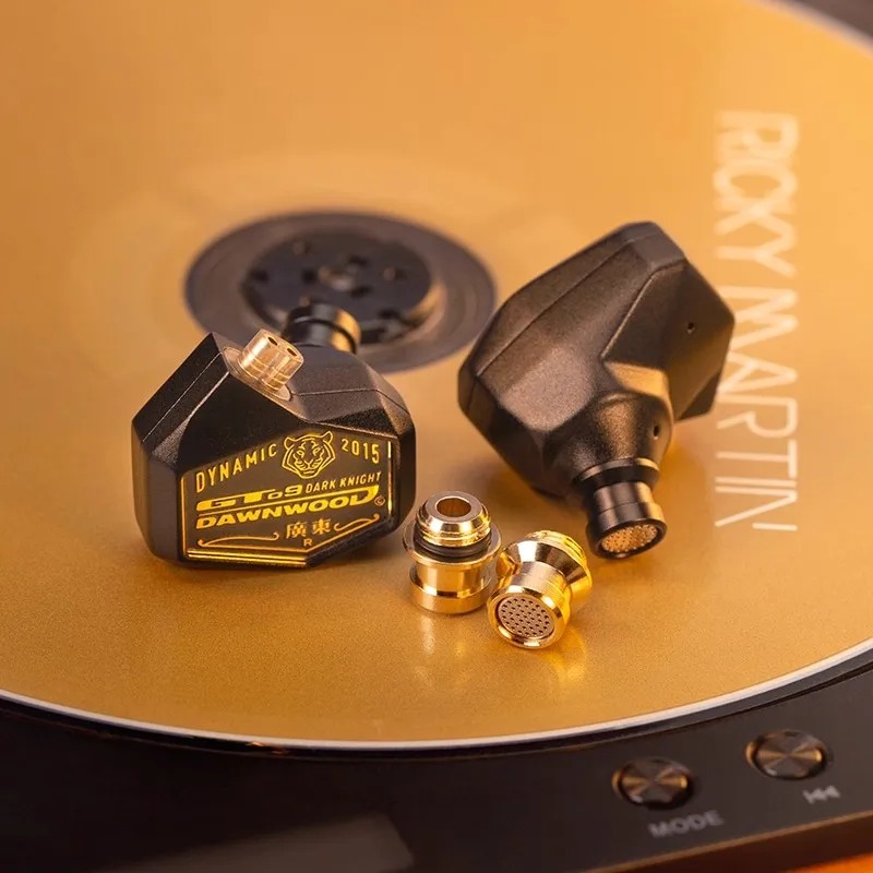 DAWNWOOD GT09 Dark Knight IEM  - Esports Gaming Earbuds のレビューと価格