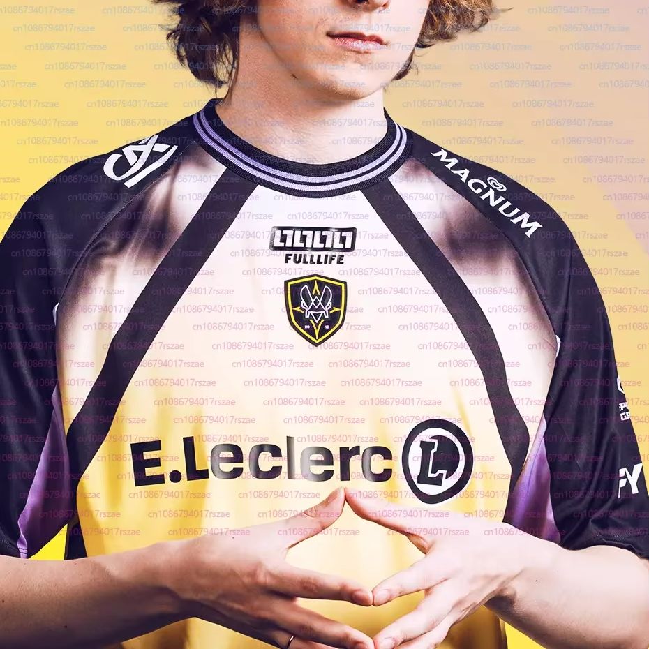 Gradient Design 2026 Team Vita - Esports Gaming Shirts のレビューと価格